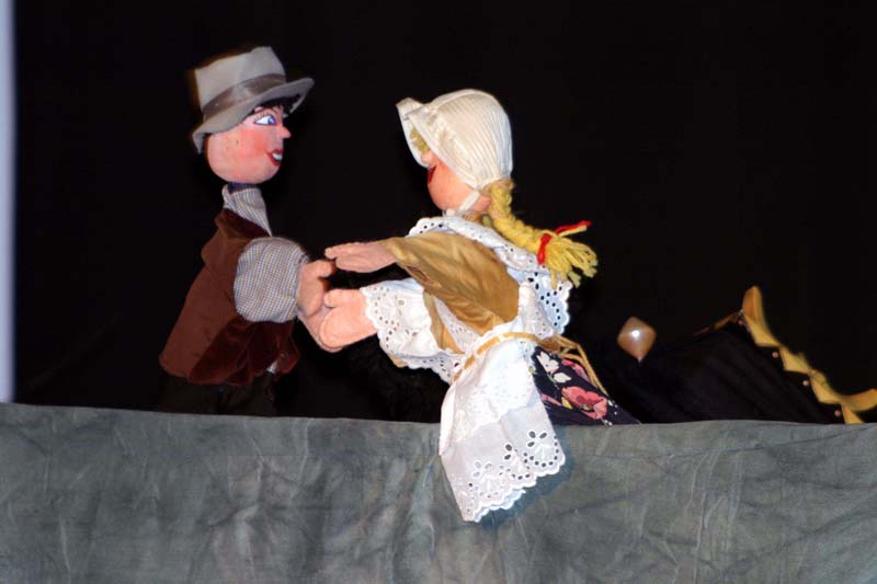 Krinolína (Hračky a mystériá)