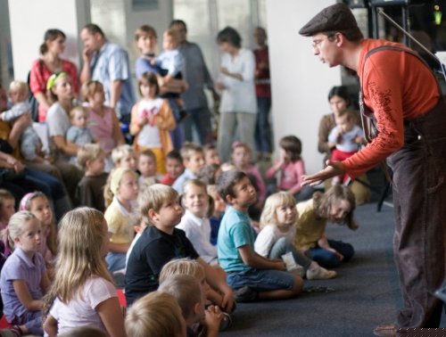 Hudobný úvod prehliadky Hráme pre vás 2008