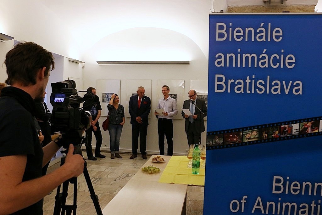 SILUETY, OD ILUSTROVANEJ KNIHY K ANIMOVANÉMU FILMU - NICOLAS BIANCO-LEVRIN & JULIE REMBAUVILLE