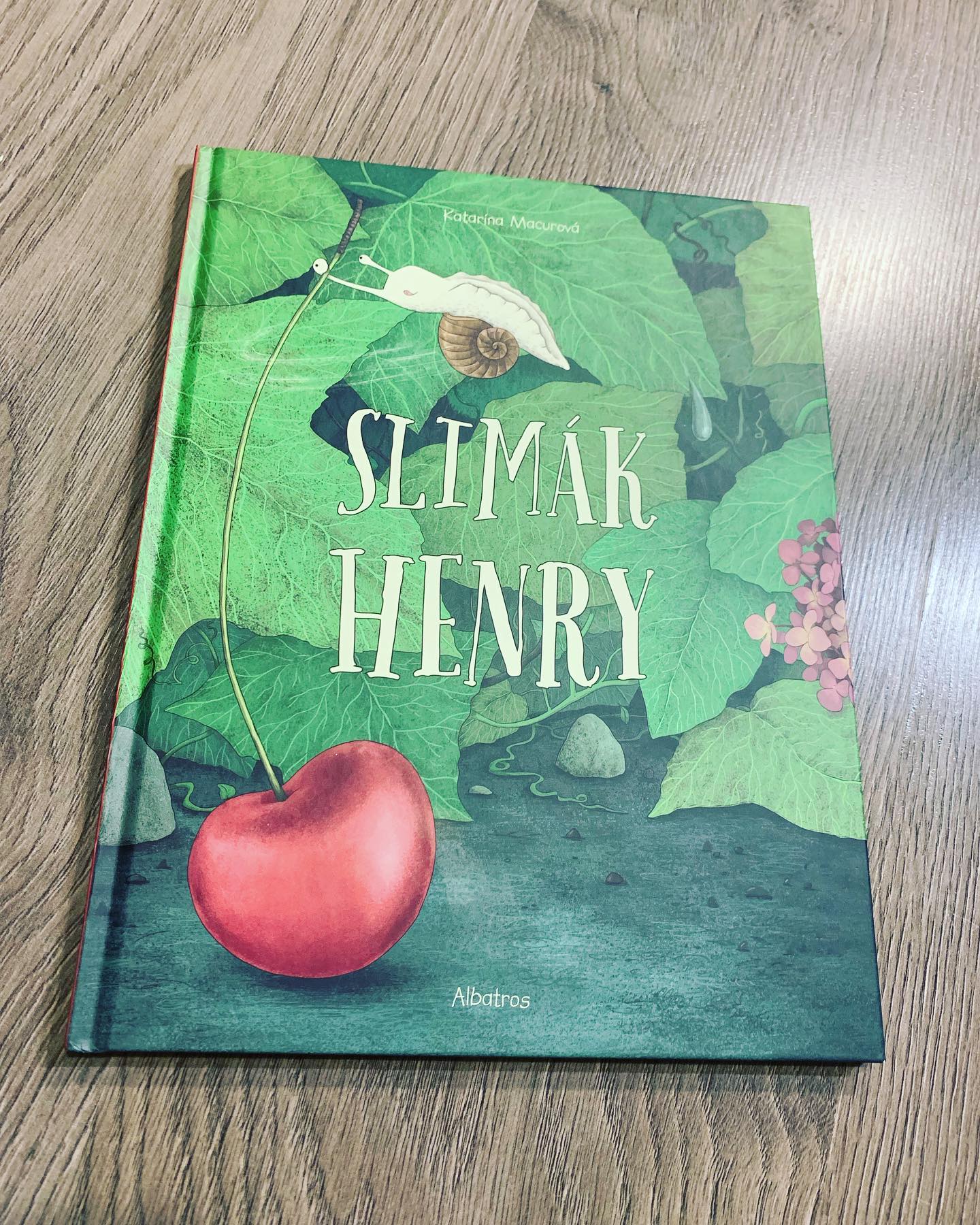 SLIMÁK HENRY