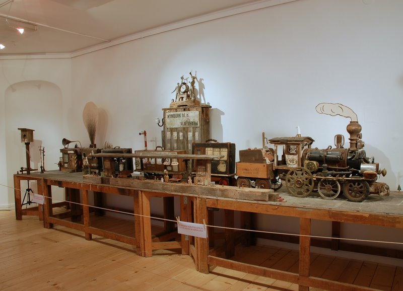 o sa skrýva na povale, výstava k filmu Jiřího Bártu3