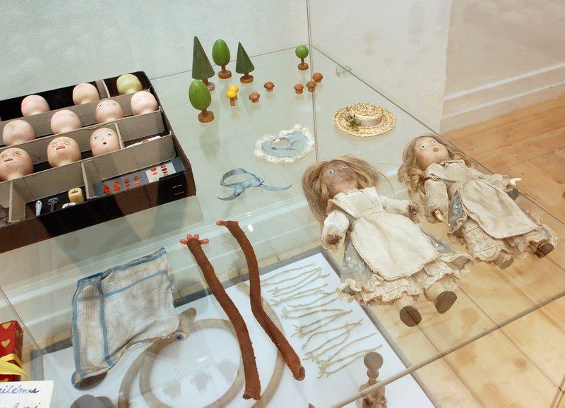 o sa skrýva na povale, výstava k filmu Jiřího Bártu23