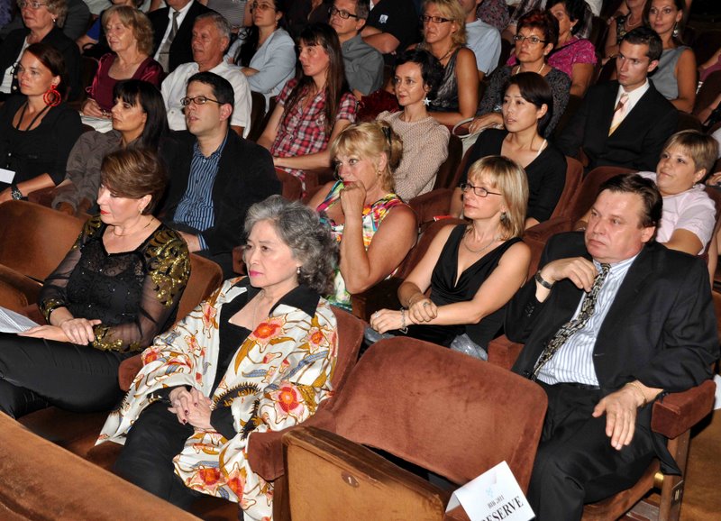 Otvorenie BIB 2011 9                           .