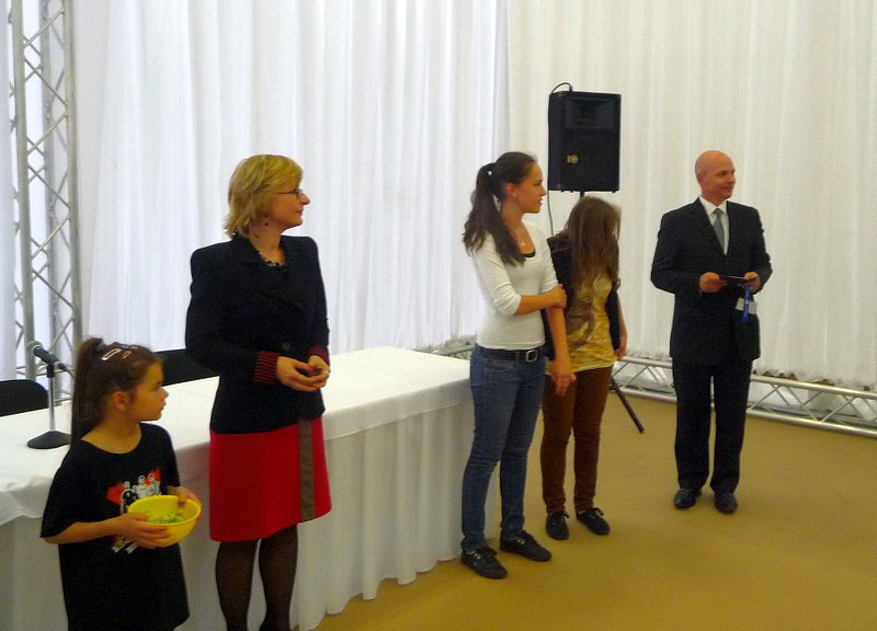 Krst známky k medzinárodnému dňu detí 2012.2.