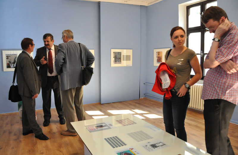 Bienále ilustrácií Bratislava na poštových známkach vernisáž 3