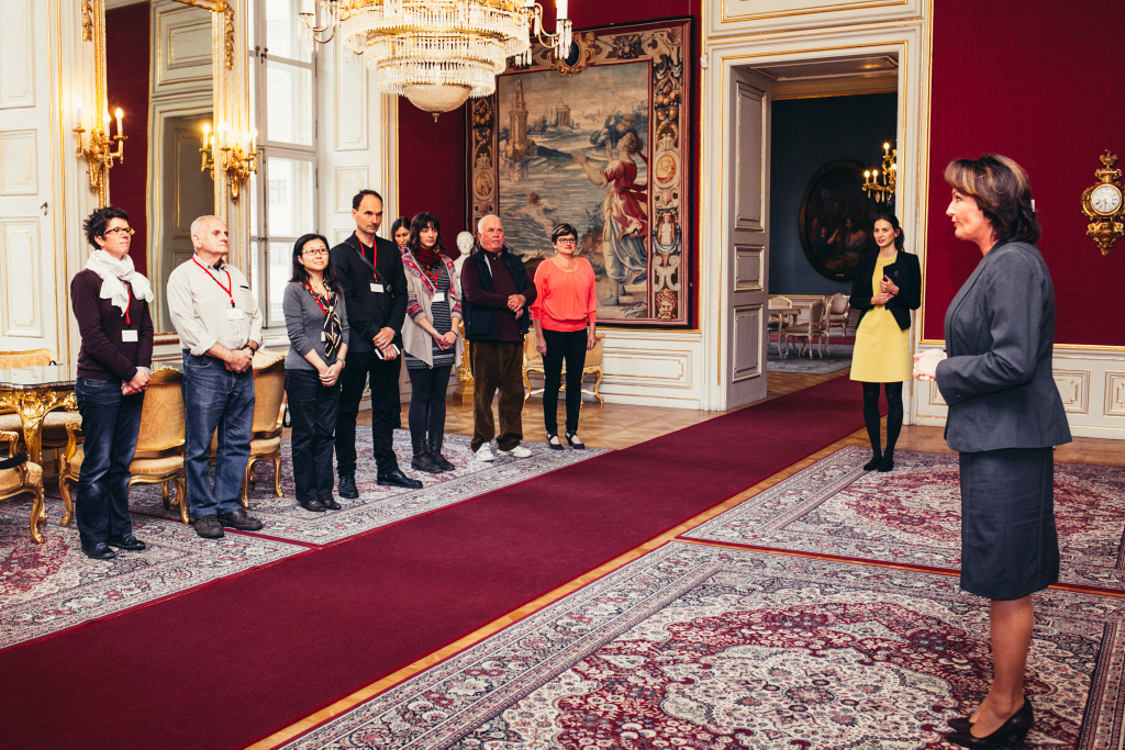 Primaciálny palác uvitanie zahraničných hostí 11. 10. 2016 13-05-06