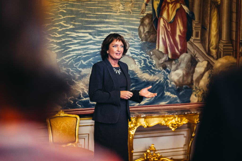 Primaciálny palác uvitanie zahraničných hostí 11. 10. 2016 13-05-007