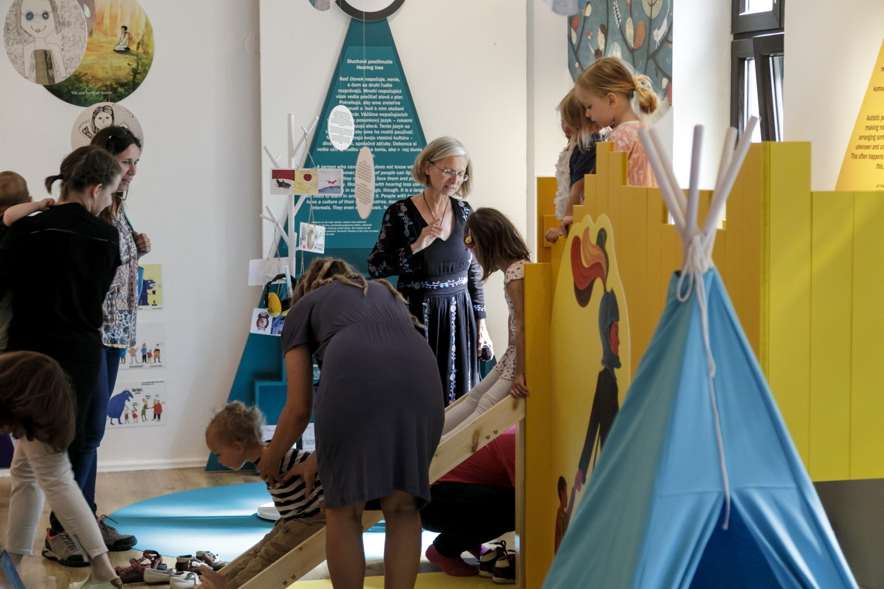 Zmysel to má aj bez zmyslov- vernisáž-005