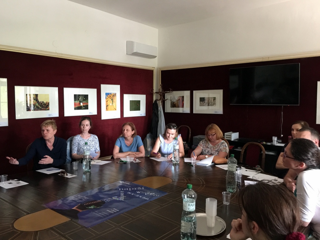 tame, počúvame, vnímame v priestore knihy I ,apríl 2018-001