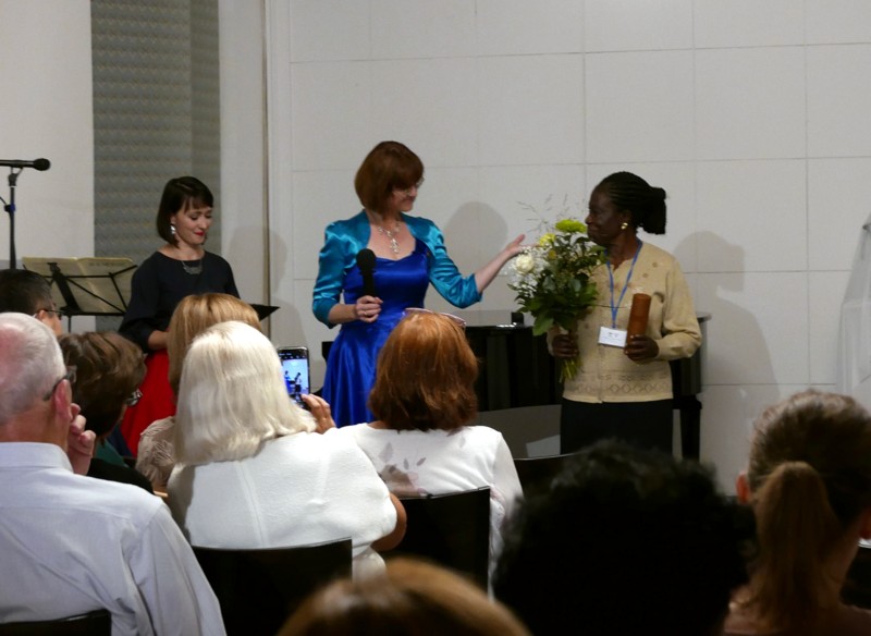 Plaketa ľudmily Podjavorinskej-004