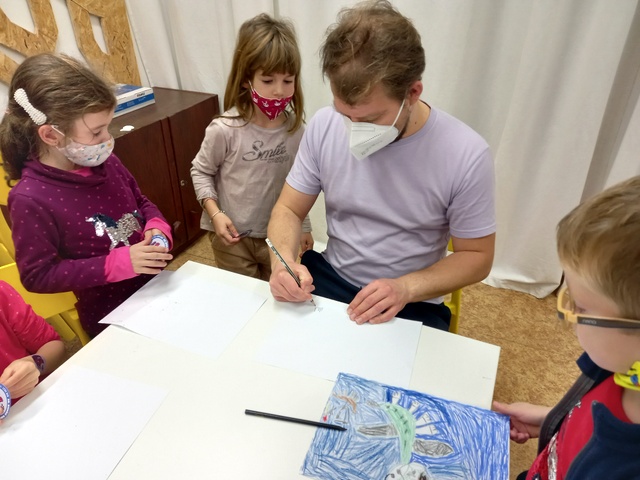 V ateliéri s ilustrátorom  Matúš Maťátko-006