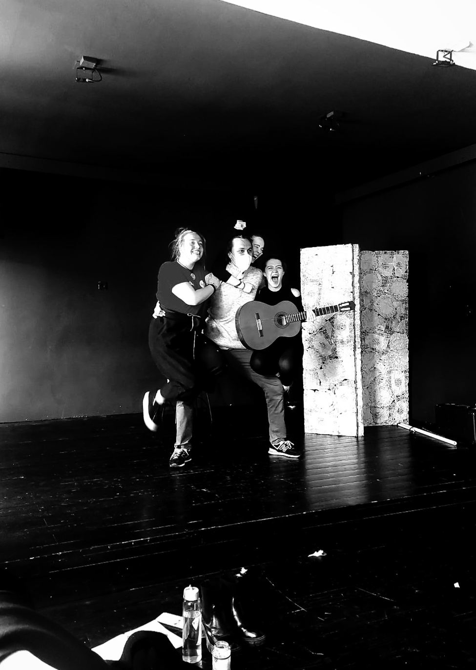 TRI MÚDRE KOZLIATKA PUTUJÚ DO AMERIKY4 .