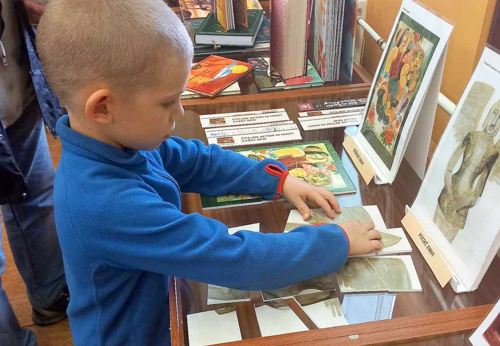 # SLOVO # JAZYK # KNIHA - Levice-002