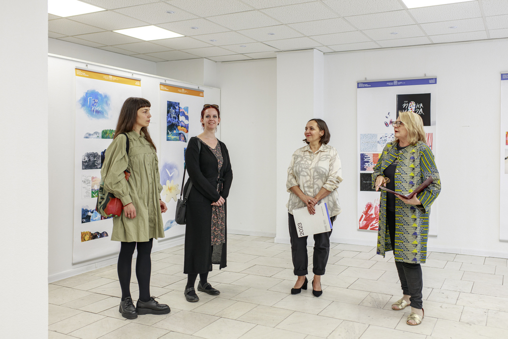 Bulharský inštitút - autorské experimenty s knižným designom-003