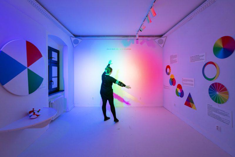 COLOUR LABORATORY-005