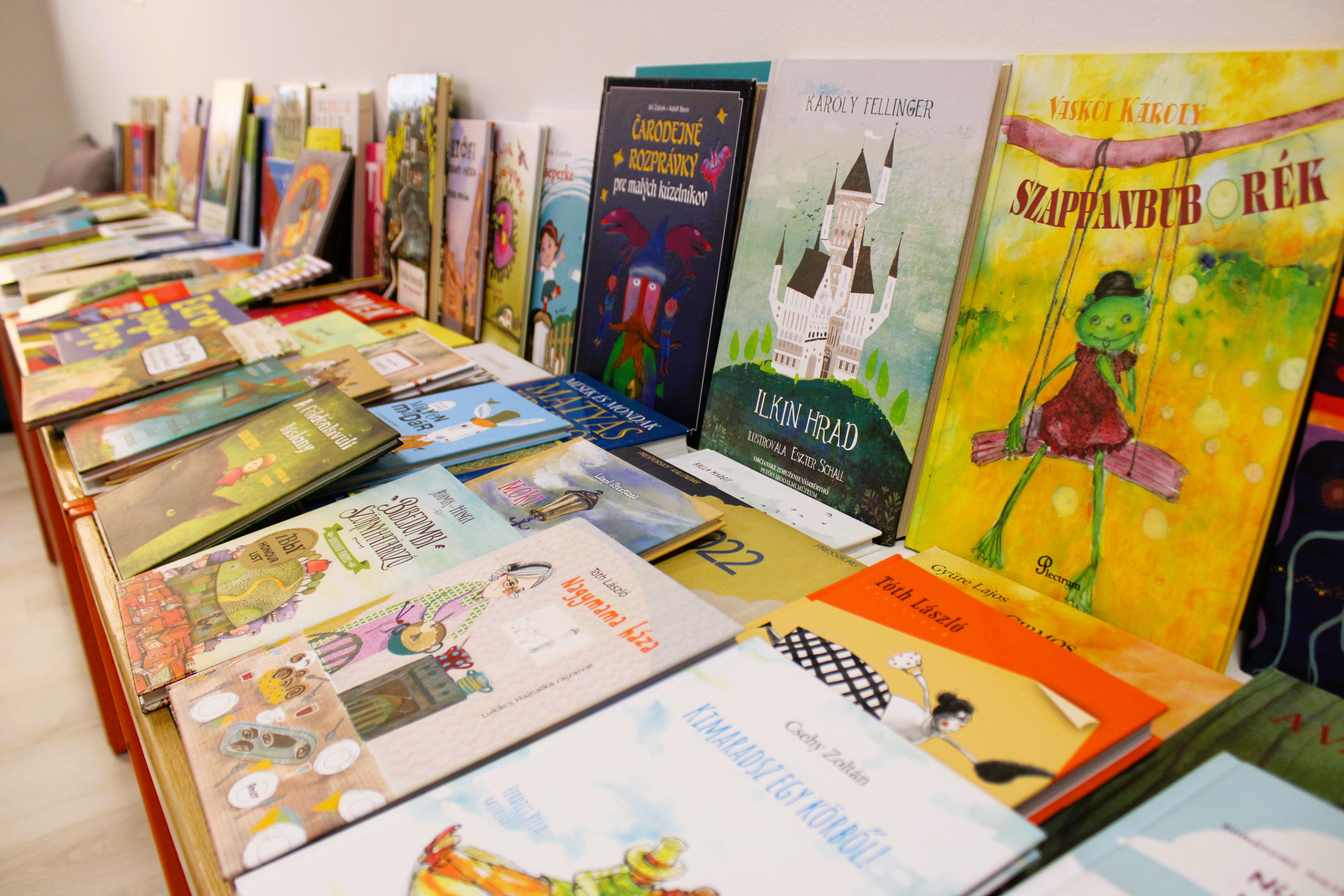 Slovo jazyk kniha KKKmeťka Nitra 3