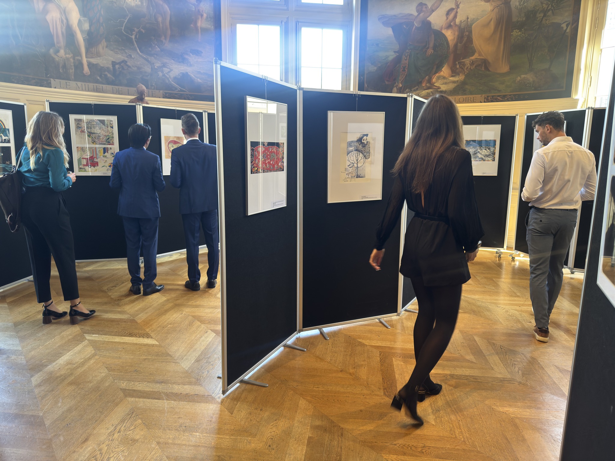 2 Paríž ocenení BIB 23