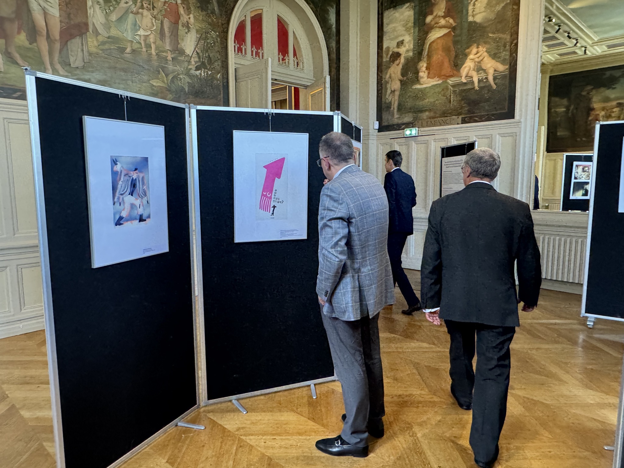 5 Paríž ocenení BIB 23